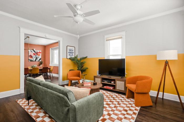 4BD near Indy 500 Speedway - BBQ & Backyard