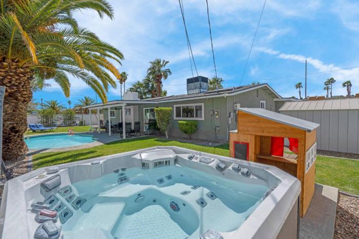 Next to Strip | Pool | Hot Tub | BBQ | Buddy Rich