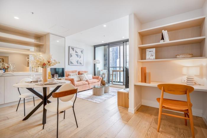 Bright 1B West Melbourne apt w free parking#MV24