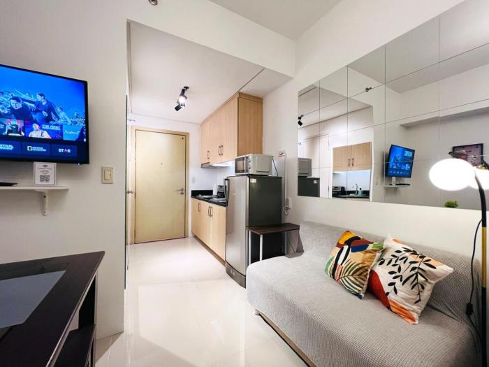 1BR Condotel with Balcony at SM Light Residences #LT01-1