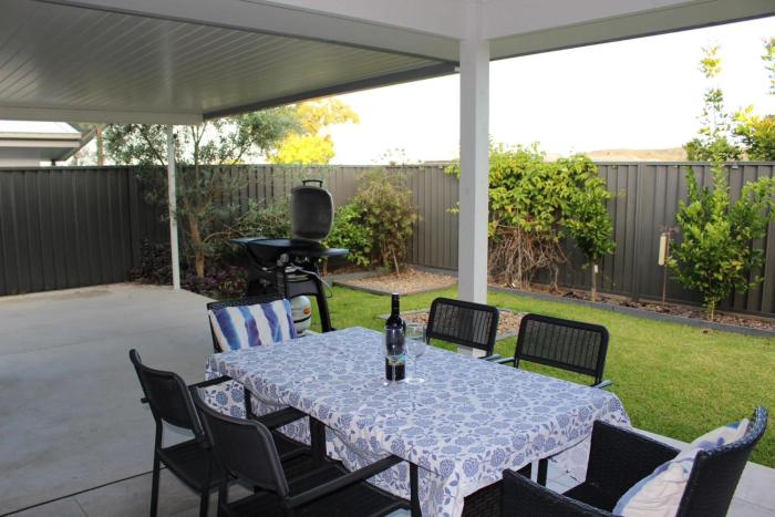 Charis by the Bay 4 bedrooms 5 mins to beach