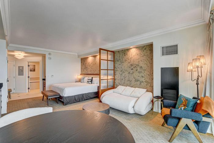 Amber Crest at The MGM Signature Tower 3