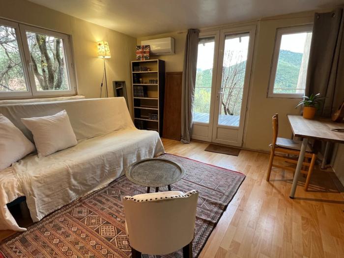 Dépendance avec terrasse et vue