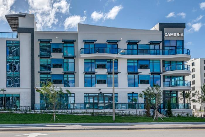 Cambria Hotel Fort Lauderdale Beach