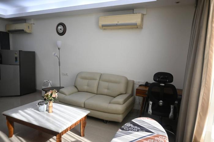 Luxurious 1BHK Apartment in Gurgaon with Shared Pool and BBQ Area