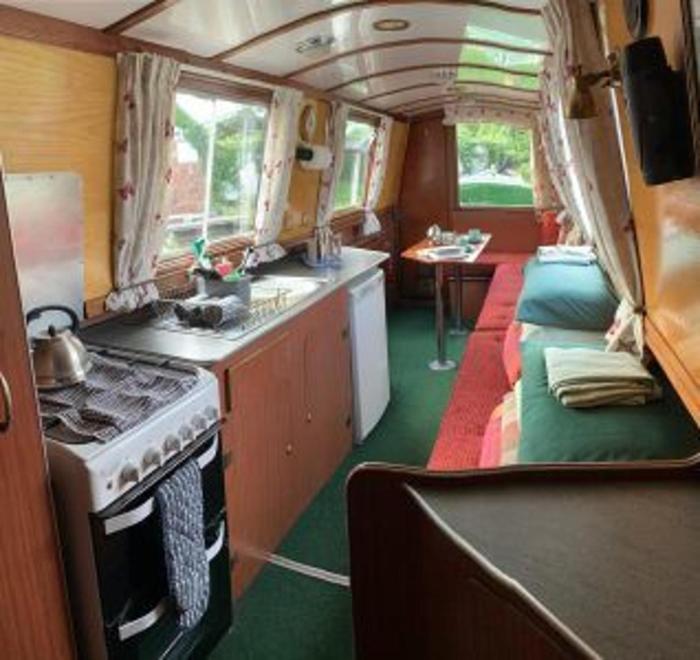 Stone - Boat - Sleeps 4 - Pet Friendly - 85ws