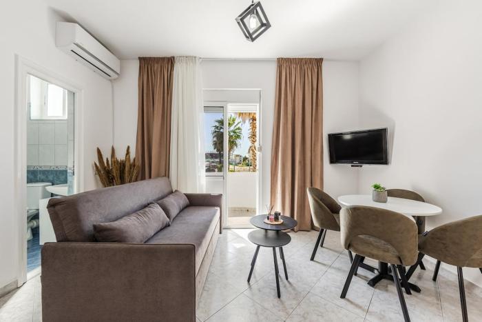 1BR Apartment with Mountain Views Golem