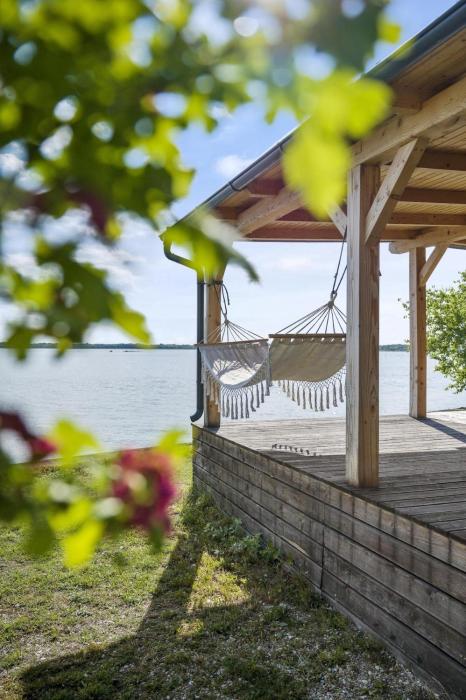 Delightful tiny river-view home