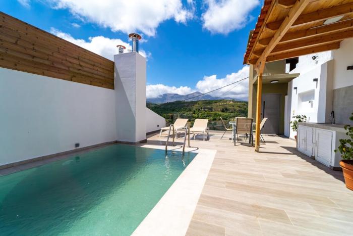 Cretan Country Villa with Shared Pool 2