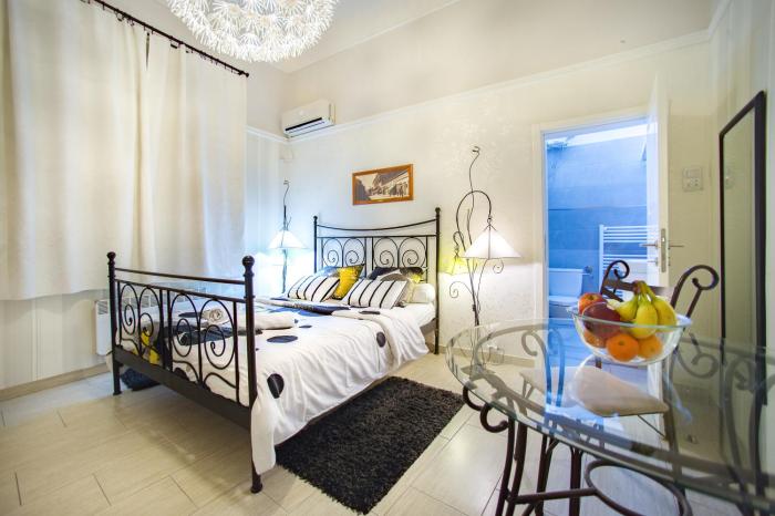 Central charm modern 2br apt-Free parking near