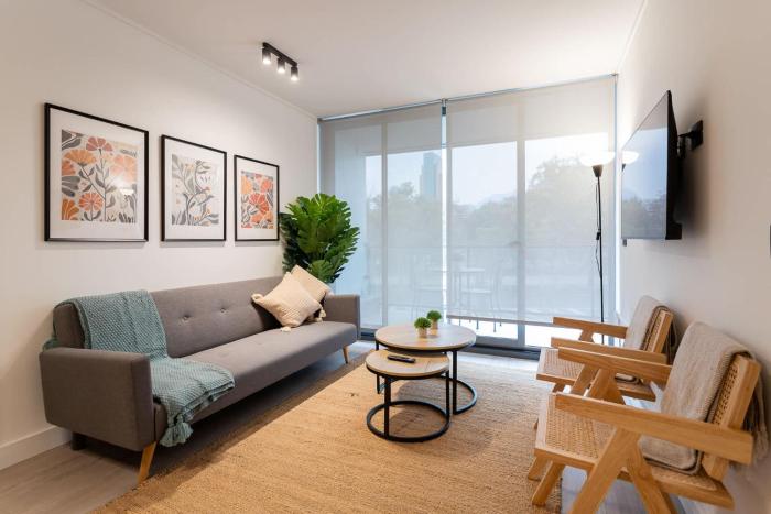 Stylish Studio Ideal for Small Groups