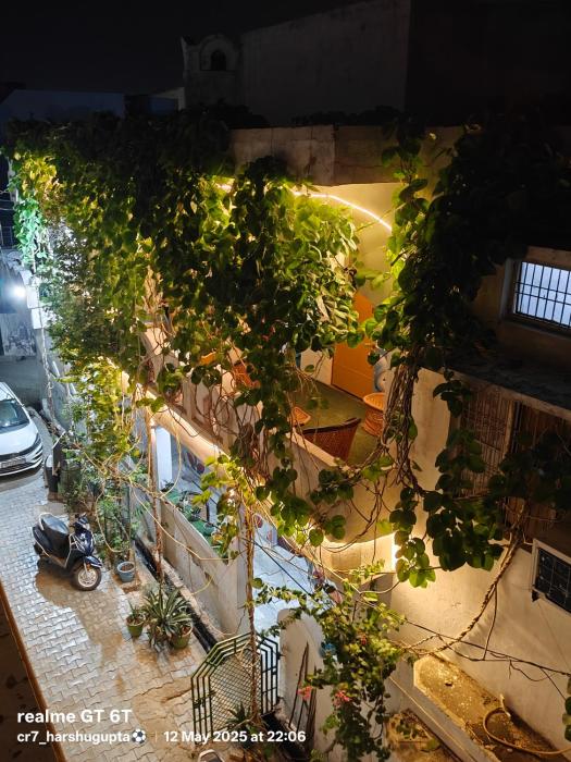 Manavi Hostel Near by Mathura Railway Station