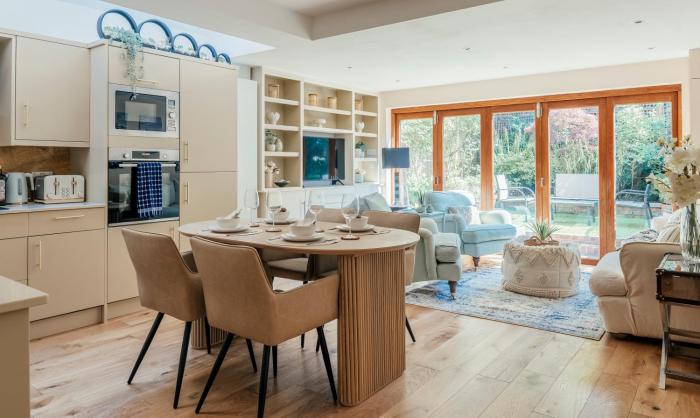 Beautiful Ground Floor Apartment Plus Private Garden