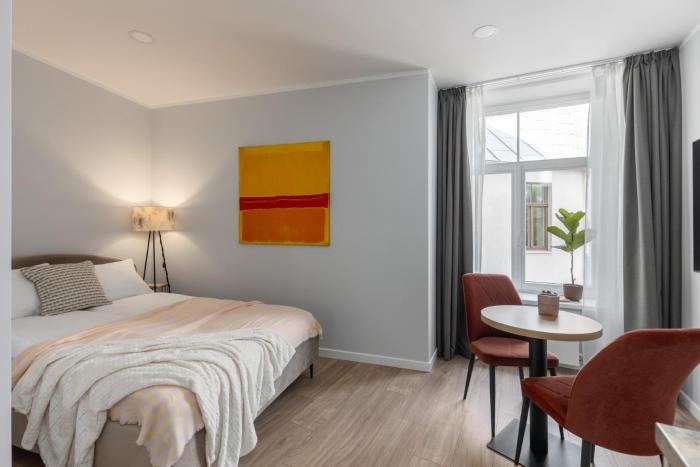 Perfectly Located Old Town Studio