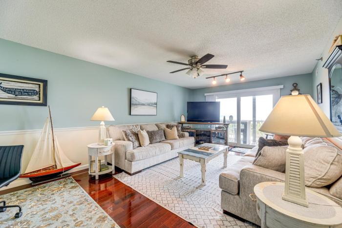 N Topsail Beach Oceanfront Condo with Pool!