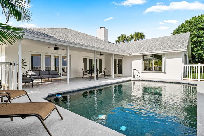 Stunning Modern Oasis Pool, Fire Pit Near DT