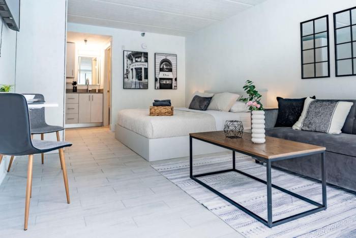 Modern New APT in perfect Location only 10min to Disney