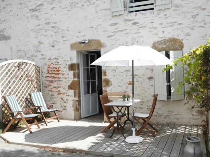 Gîte charmant et équipé avec terrasse, proche de la mer à Talmont-Saint-Hilaire - FR-1-426-328