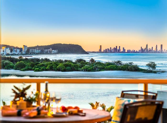 Luxury Gold Coast Apartment with Rooftop Terrace