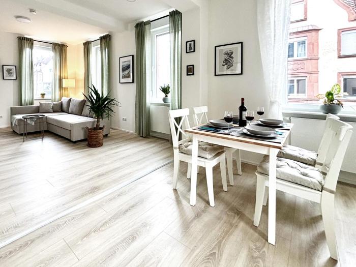 COZEE - Spacious Apartment With Netflix