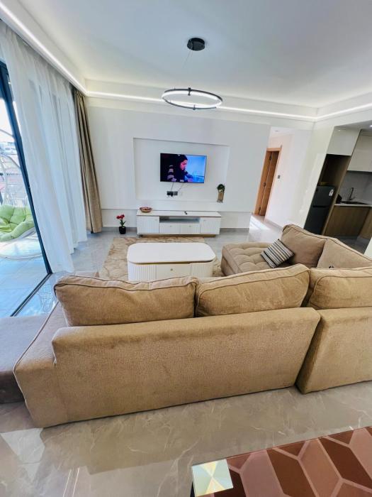 Luxe 2BR Apt Behind A Prime Mall