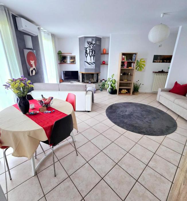 ZARA HOUSE - Lake and Pet Friendly