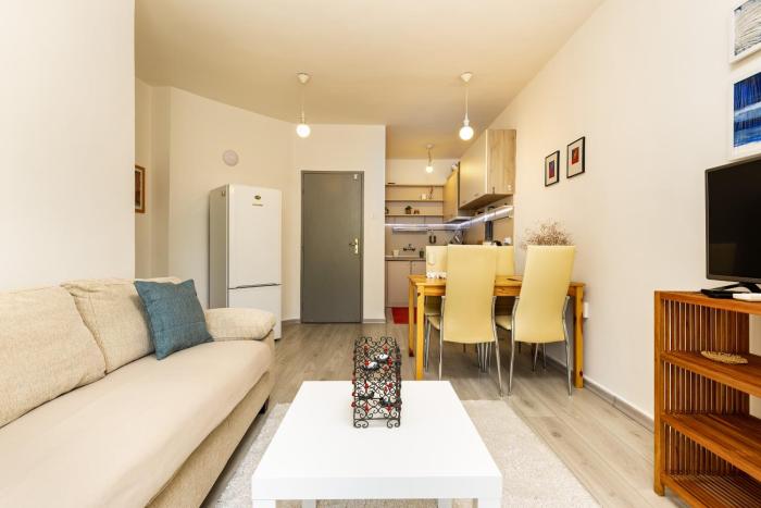 Azuuro - 1BD near the city center by Flat Manager