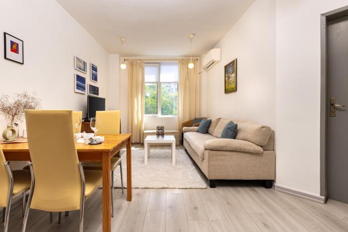 Azuuro - 1BD near the city center by Flat Manager