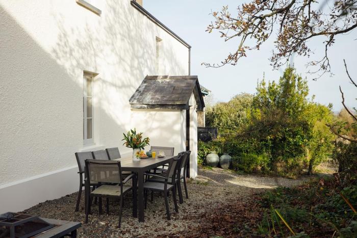 Rogeston House - Charming farmhouse in picturesque Pembrokeshire