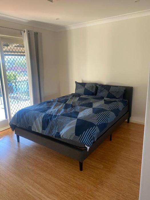 Queen Room in Spacious House with Private Balcony - GA5