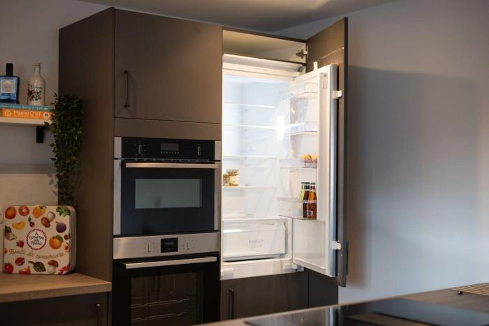 Cozy City Stay 2BR with Sofa Bed