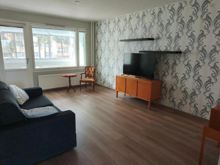 Kaksio Saarijärventiellä, ilmainen pysäköinti