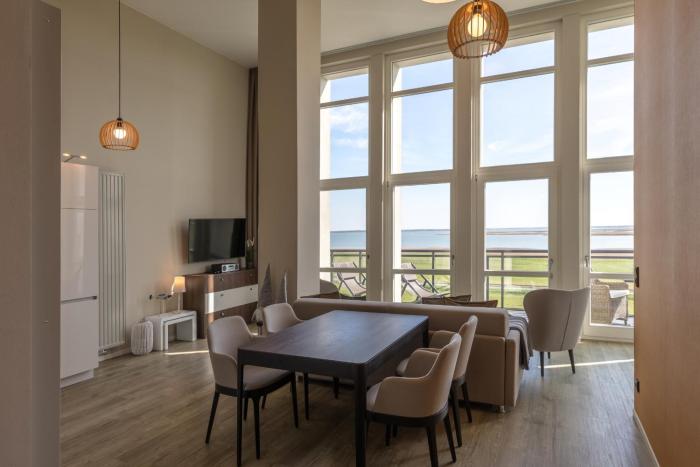 Mehr Meerblick - Stilvolle Ferienwohnung mit Panoramablick auf Ostsee und Saaler Bodden
