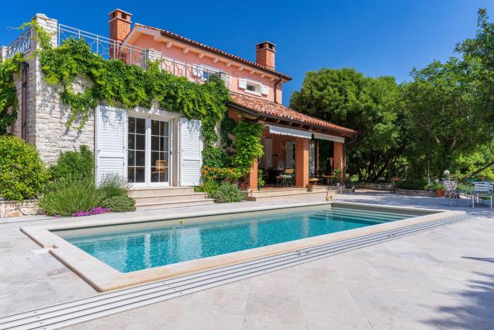 Villa Arte for 6 people near Labin - Rabac for 6 people with sea view & private pool