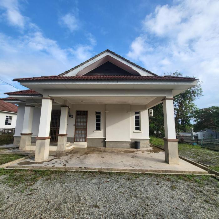 Zamrud DDesa Bayu