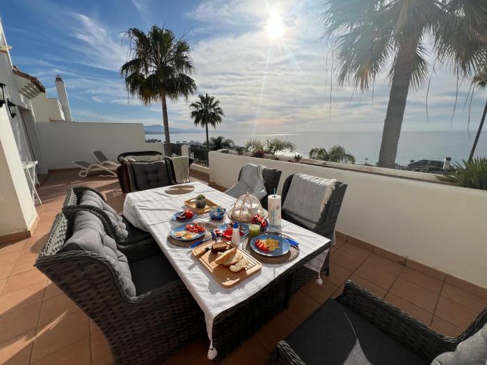 Penthouse of the Rising Sun, Casares Costa