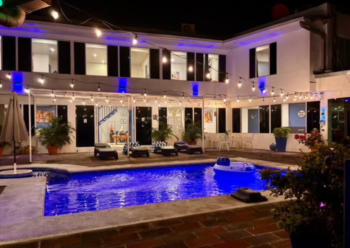 Surf City-Atami Solárium beach house near el Tunco