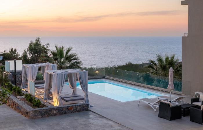 Villa La mer de Crete - private pool & sew view