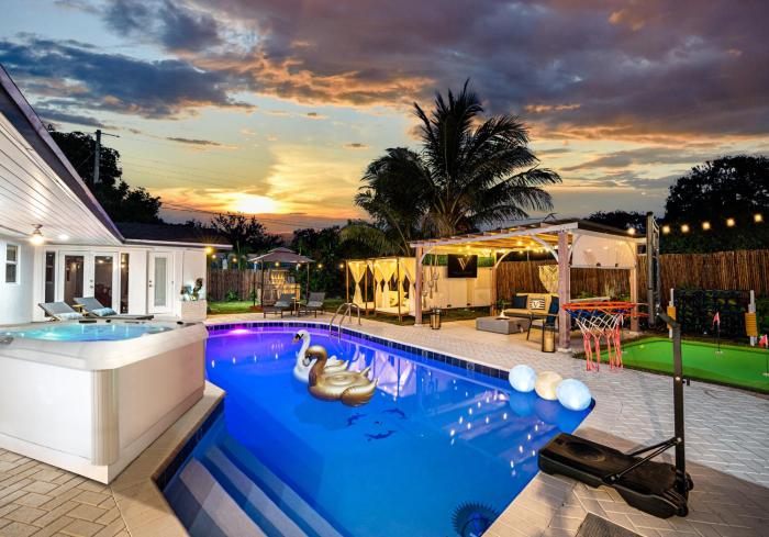 Top Villa Near Beach with Game Room, Hot Tub and Pool