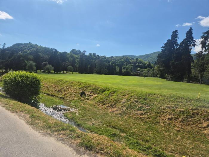 RAPALLO Close to Golf Executive with Balcony