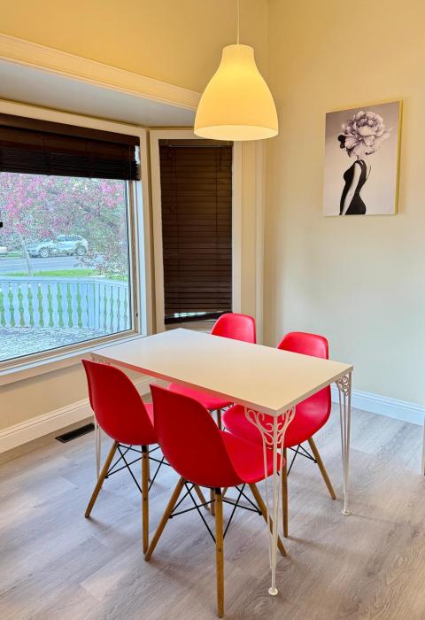 Banff mountain House&30 second Bus station Close C-Train& Free Parking