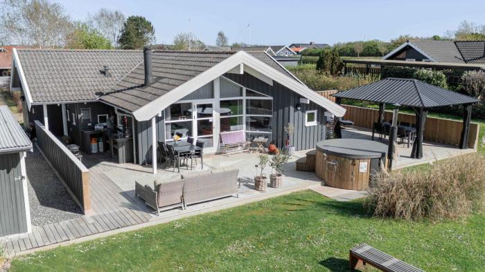 Cozy Cottage In Scenic Surroundings