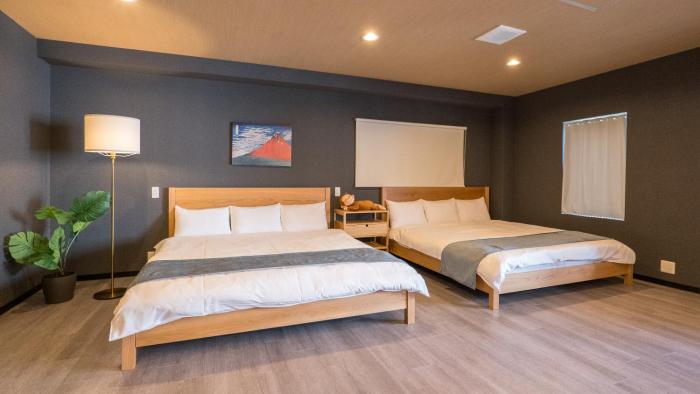 RAYS STAY - Direct from KIX, 5min train to Namba, 2King Beds-
