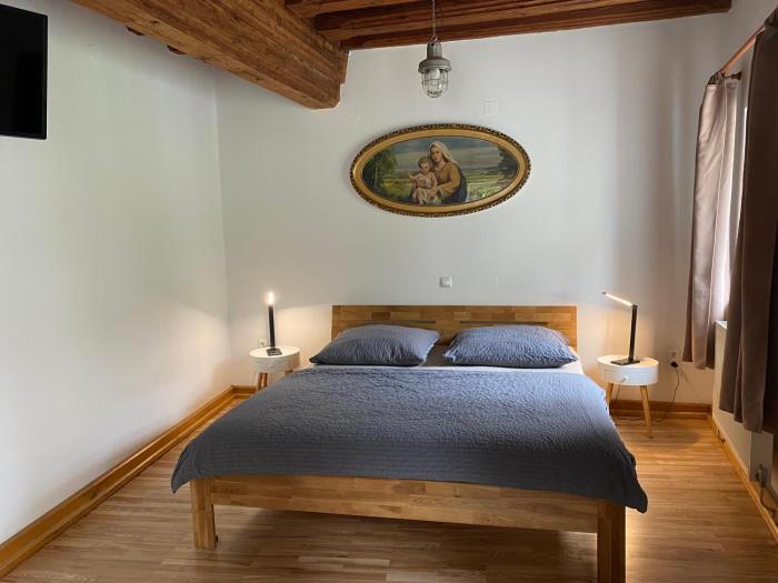 Apartment in Historic Town House