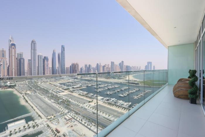 Livbnb-Beachfront 3BR with Marina Harbour Panorama