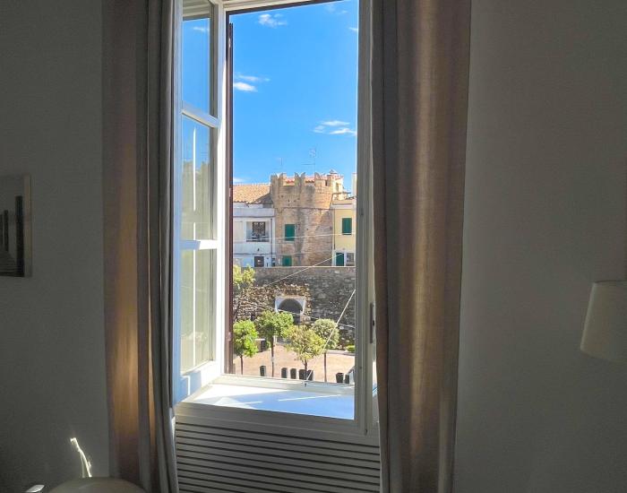 LUNA SUL PORTO Seaview Apartment - Bright and Spacious Flat in Central Nettuno, Steps from the Marina, Beaches, and Train Station