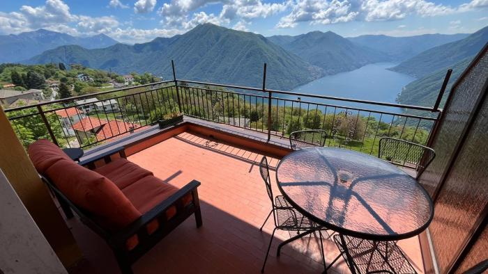 VillaMarinaPigra Lake View Apartments