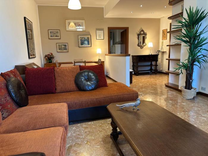 A due passi dal Borgo e Città Alta e box privato