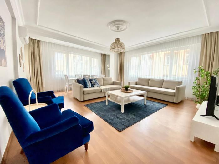 Central & Spacious Flat - No5