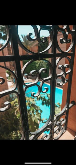 4 bedroom house with swimming pool